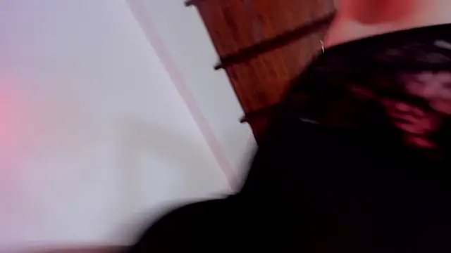 RossMildrey's Live XXX Chat