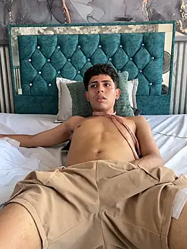 Lucas_West_ Adlı Modelin Canlı XXX Sohbeti