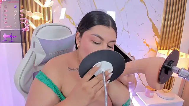 abby_deep_2 Adlı Modelin Canlı XXX Sohbeti