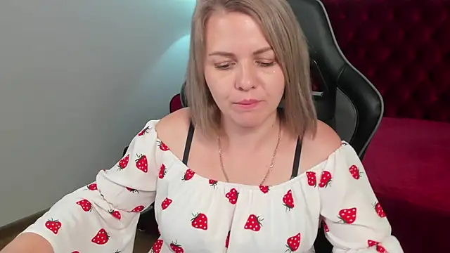 AdeleRavelle XXX чат на живо