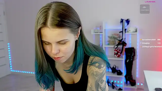 QueenAliceX Chat XXX in diretta