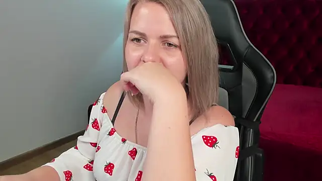 AdeleRavelle live XXX chat