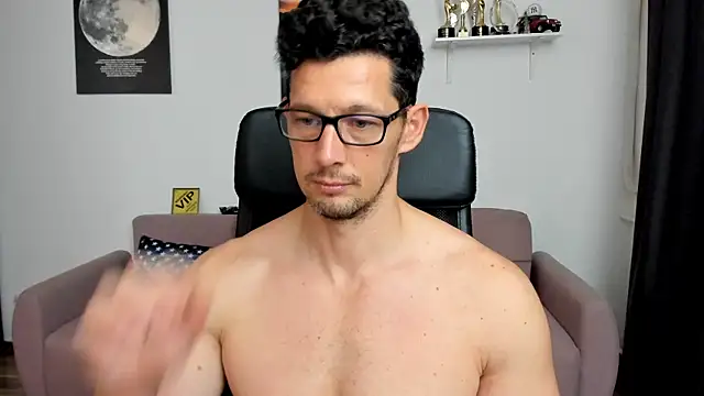 BrutusK08 Chat XXX live