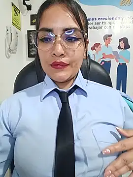 Chat +18 de MAYE__13 ao vivo