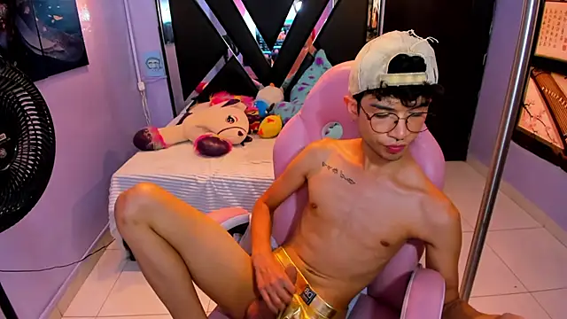 دردشة LiamHeatx الجنسية المباشرة