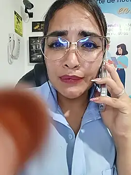 Chatroom XXX en direct de MAYE__13