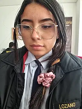 Chat +18 de Angela__05 ao vivo