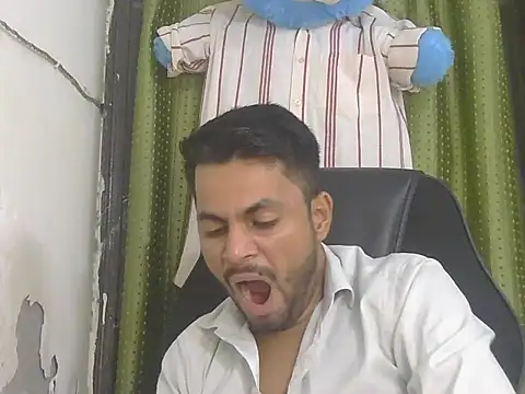 Онлайн чат XXX Stubborndesiboy