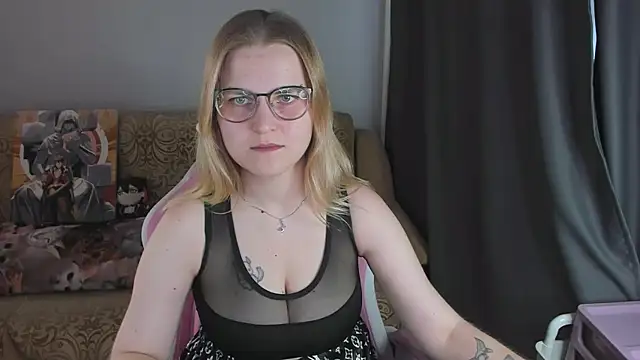 Chatroom XXX en direct de MissBrightShine