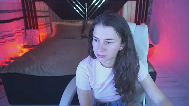 LittleJulii Chat XXX live