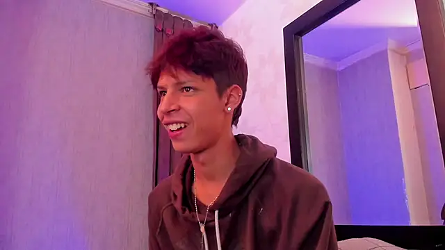 Chat XXX en directo de Ethan_qop