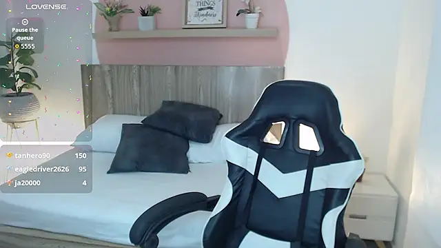 lucia_henao_ Live XXX-chat