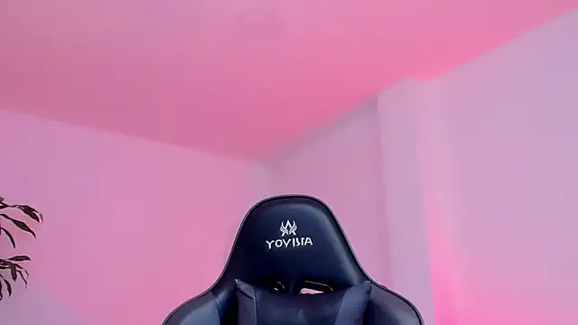 XXX chat uživo modela sophierooy22
