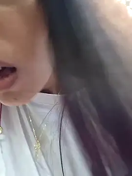 AndreeaMuller élő XXX-chatje