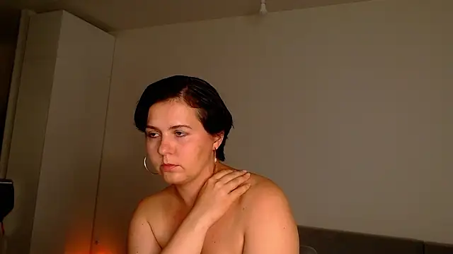 M1ssShyMira live XXX chat