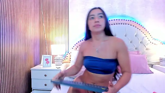 แชท XXX สดของ AlenaColeman