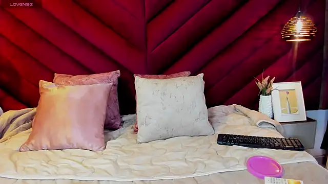 دردشة Zara-Roux الجنسية المباشرة