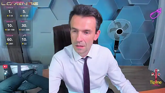 SteveTiger élő XXX-chatje