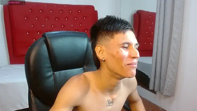 paullcb's Live XXX Chat
