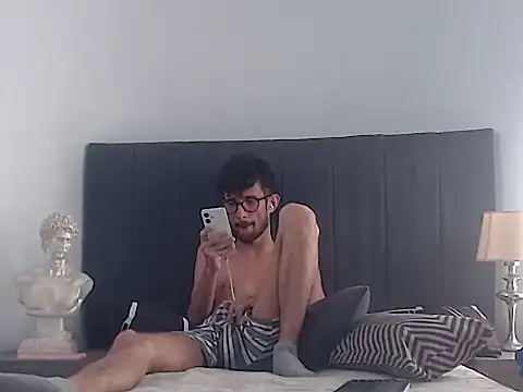 sasuke_bigcock's Live XXX Chat