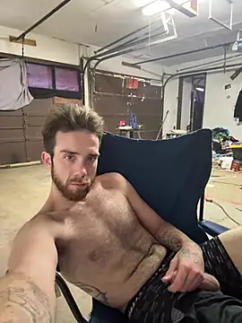 WhiteBoyyAhFreak913 Show in webcam
