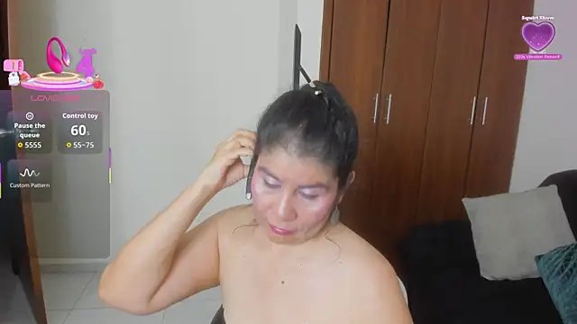 XXX chat uživo modela kiraGeiner