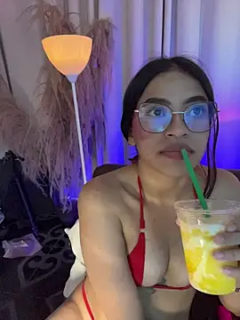 Maii_Luna Adlı Modelin Canlı XXX Sohbeti