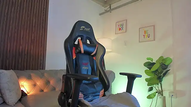 XXX chat uživo modela EmmaBlake1