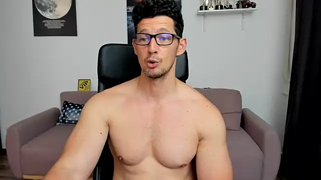 BrutusK08 Adlı Modelin Canlı XXX Sohbeti