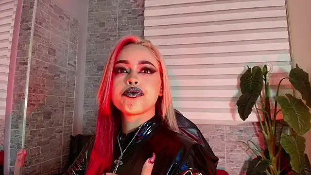 EvaaFoxxy1 Chat XXX in diretta