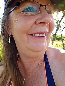 XXX chat uživo modela Mone_Live