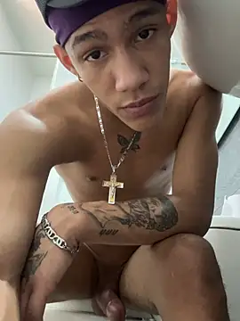 NoahBull19 Live XXX-Chat