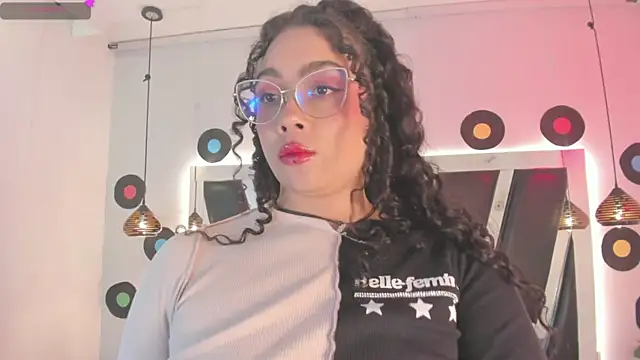 antonelllepiercee Chat XXX live