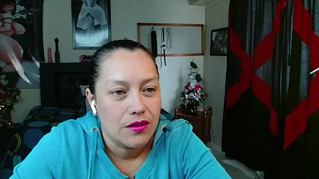 Chat XXX en directo de PenelopeSuency