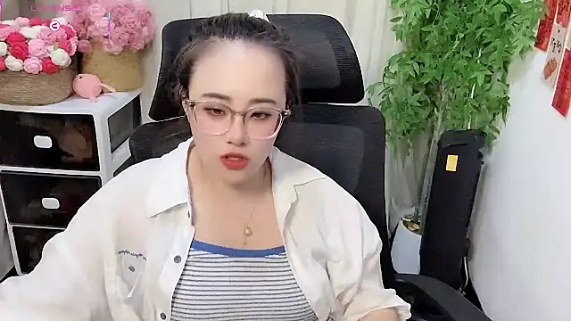 دردشة NEWONETO الجنسية المباشرة