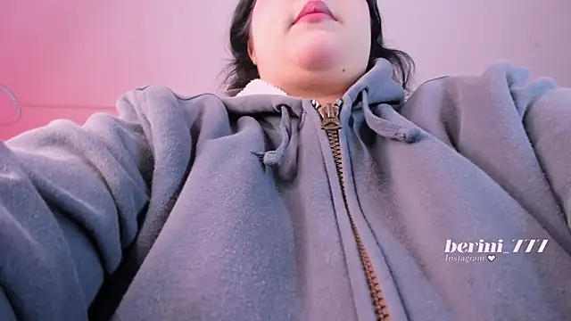 AmberiniHoffman Adlı Modelin Canlı XXX Sohbeti