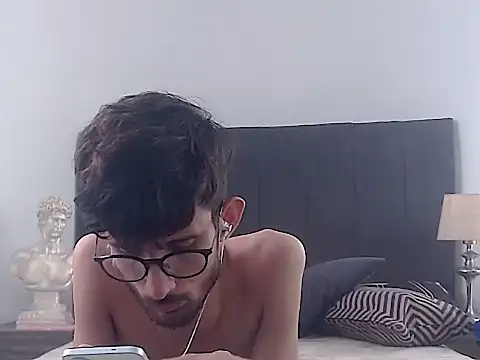 Chat +18 de sasuke_bigcock ao vivo