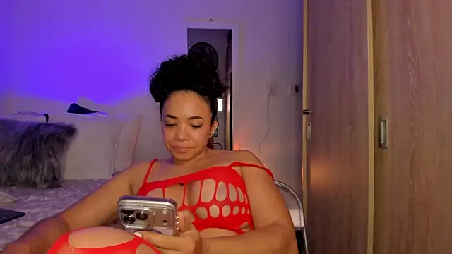 Chat +18 de carolgaita ao vivo