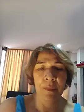 MiaIsabela_ Adlı Modelin Canlı XXX Sohbeti