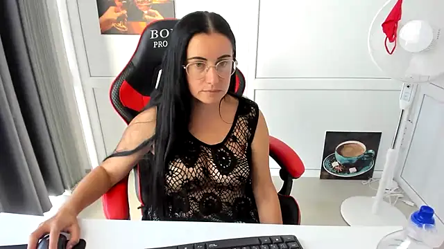 ChloeVibee Chat XXX in diretta
