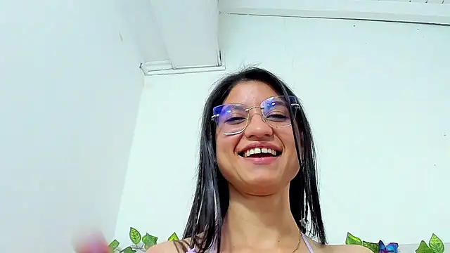 دردشة LindaCatalina_ الجنسية المباشرة