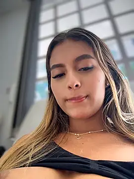 Chat +18 de Valeria-escobar ao vivo