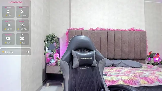 Julieth_Caandy Chat XXX in diretta