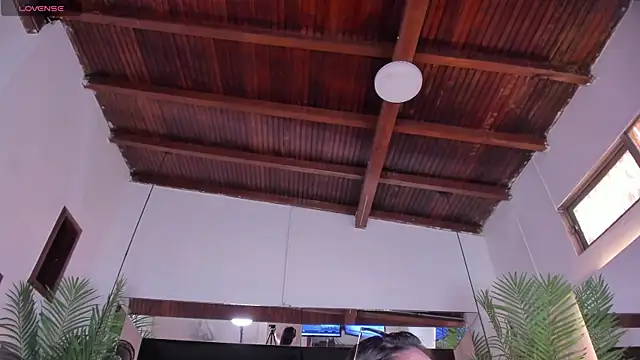 Chat +18 de emily-fox ao vivo