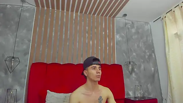 Онлайн чат XXX MaximumSteel_