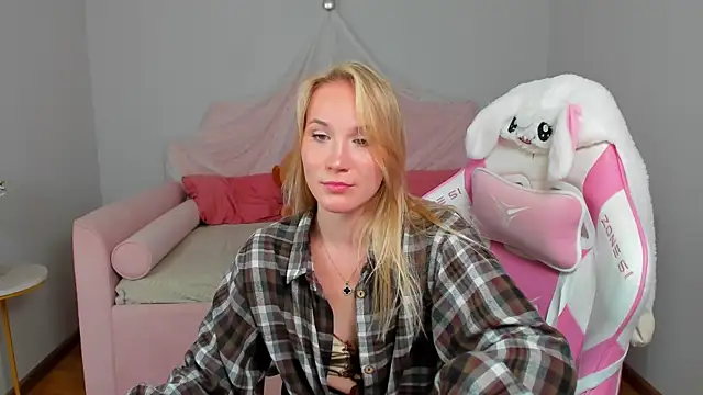 ElaraVoltage Chat XXX in diretta