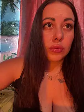 DaisyStreet live XXX chat