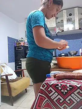 Lusandra1837lusi 现场XXX聊天