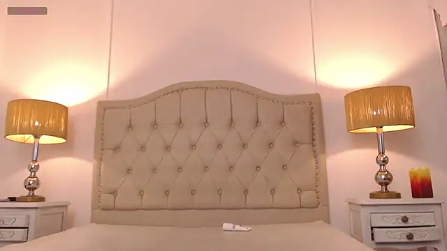 Chatroom XXX en direct de AllyPretty-