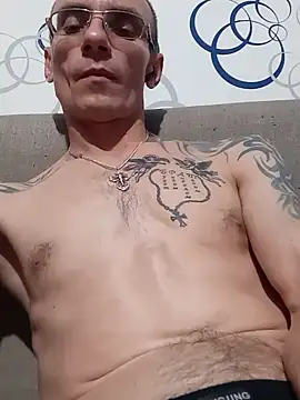 Andrei40030 Live XXX Chat